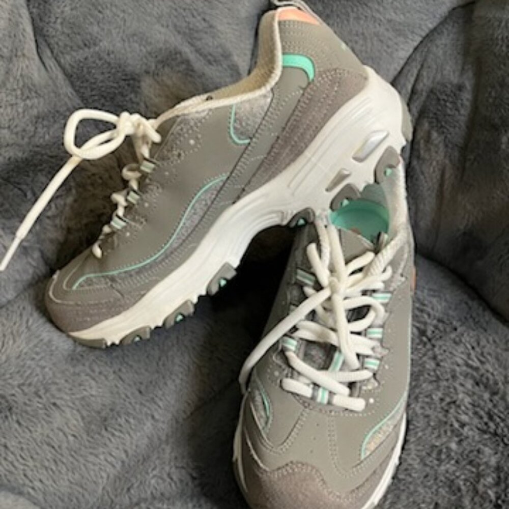 Sketchers Air-Cooled Memory Foam Sneakers sz 9